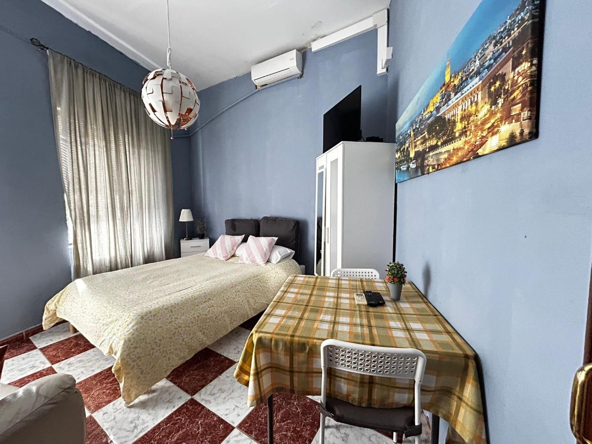 Santa Isabel Low Cost Rooms In Private House Sevilla Kamer foto