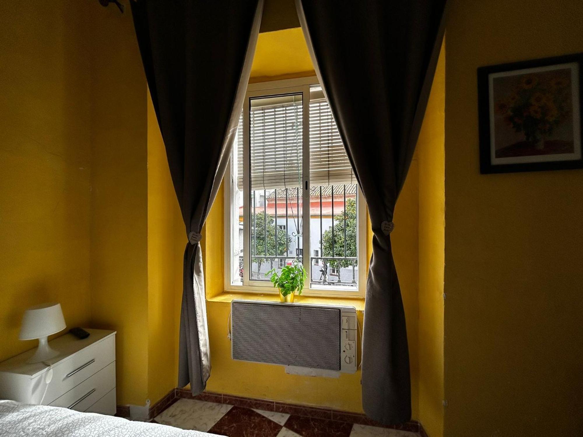 Santa Isabel Low Cost Rooms In Private House Sevilla Kamer foto